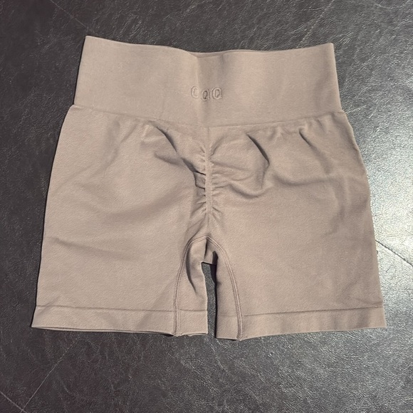 Shorts - Picture 5 of 8